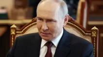 Путин обещал приостановить «все военные операции» с 18:00 вчерашнего дня, но не выполнил даже этого / Фото kremlin.ru