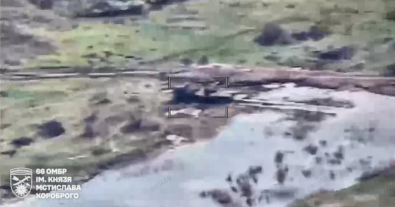 Россияне используют пасхальное перемирие для наведения переправ через водные преграды, для дальнейших штурмовых действий, где ранее плотность огня ВСУ не позволяла навести переправу / Скриншот видео 66-й ОМБр