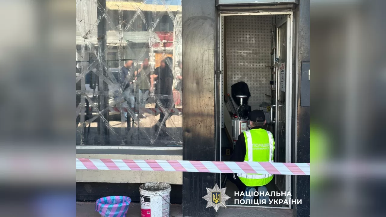 Полиция на месте убийства в Харькове / Фото: Полиция Харьковщины