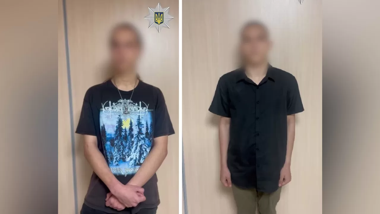 Задержанные по подозрению в распространении нацистской символики / Скриншот