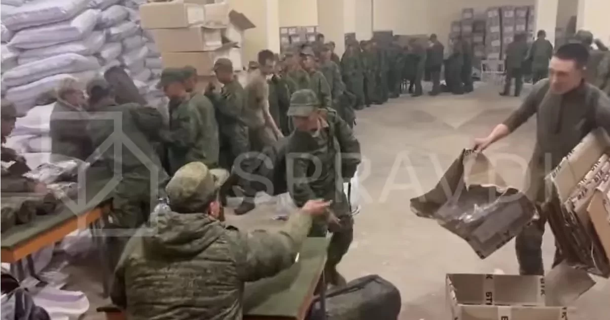 Северокорейских солдат экипируют в российское снаряжение / Скриншот видео