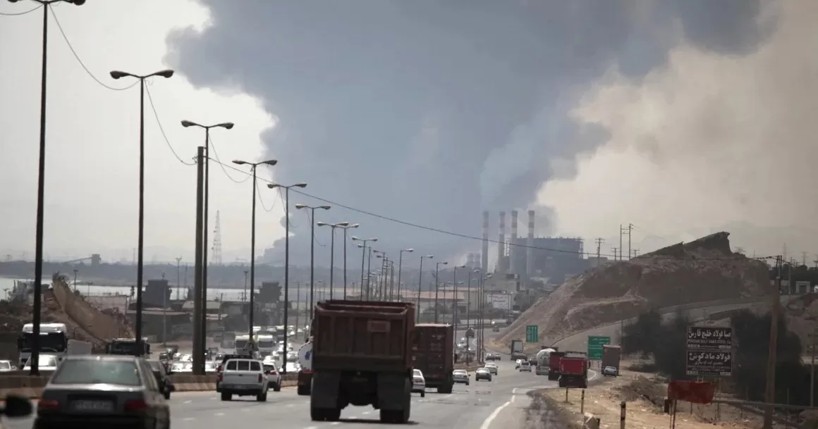 Взрыв в порту Бандар-Аббас в Иране / Фото Reuters