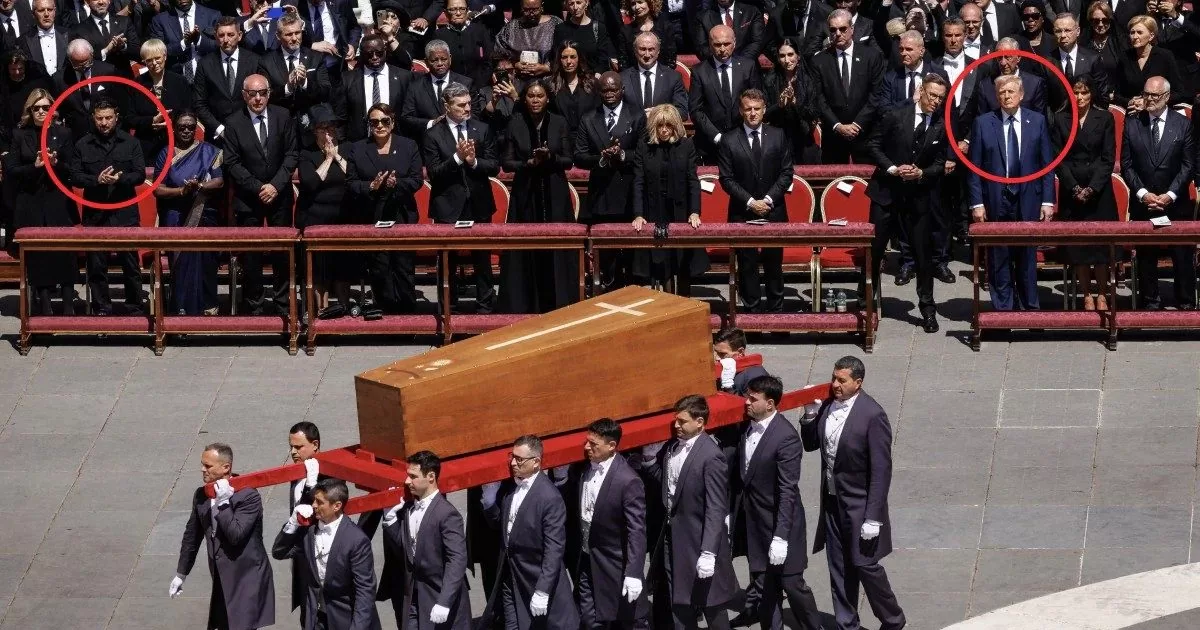 Владимир Зеленский и Дональд Трамп сидели в первом ряду на расстоянии 11 мест друг от друга / Фото The Telegraph