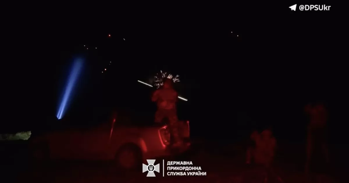 The mobile fire group ‘Hoverla’ of the 79th border guard detachment is at work / Screenshot from a video by the State Border Guard Service of Ukraine