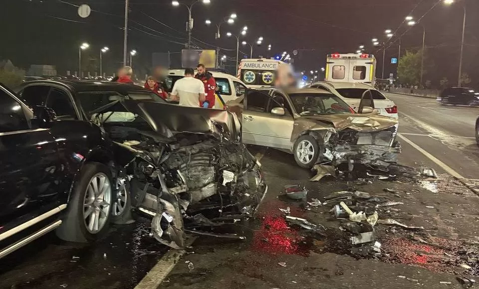 Зіткнення шести автівок в Києві / Фото: Патрульна поліція Києва