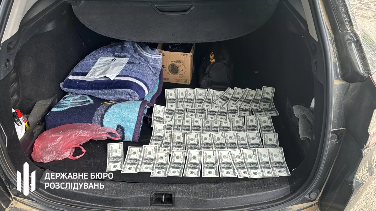 Изъятые у перевозчиков уклонистов деньги / Фото: ГБР