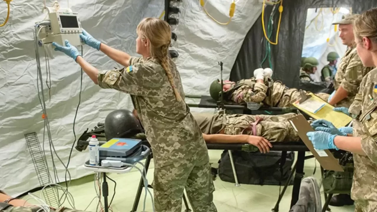 Хто з медиків може втратити бронь / Фото: dsnews