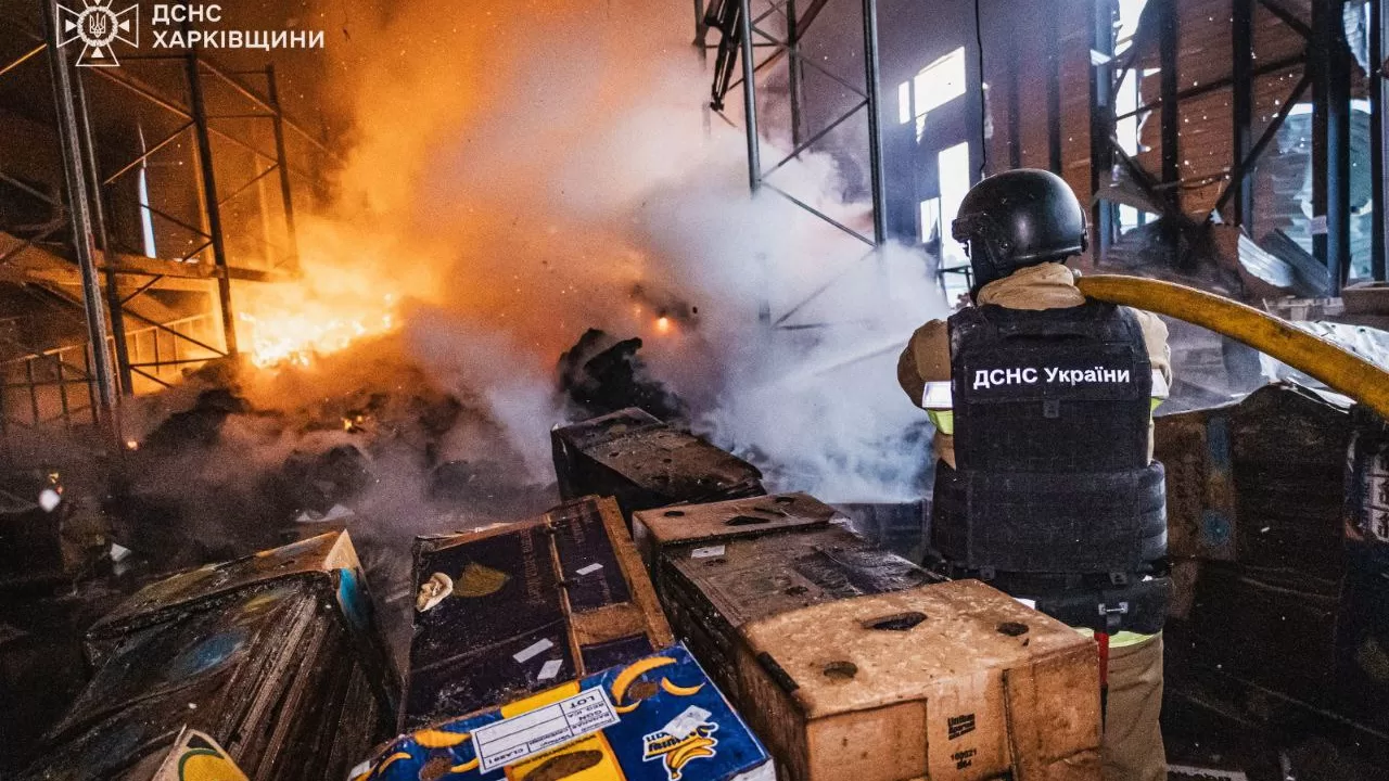 Рятувальники ліквідували пожежі після обстрілів Харківщини / Фото: ДСНС