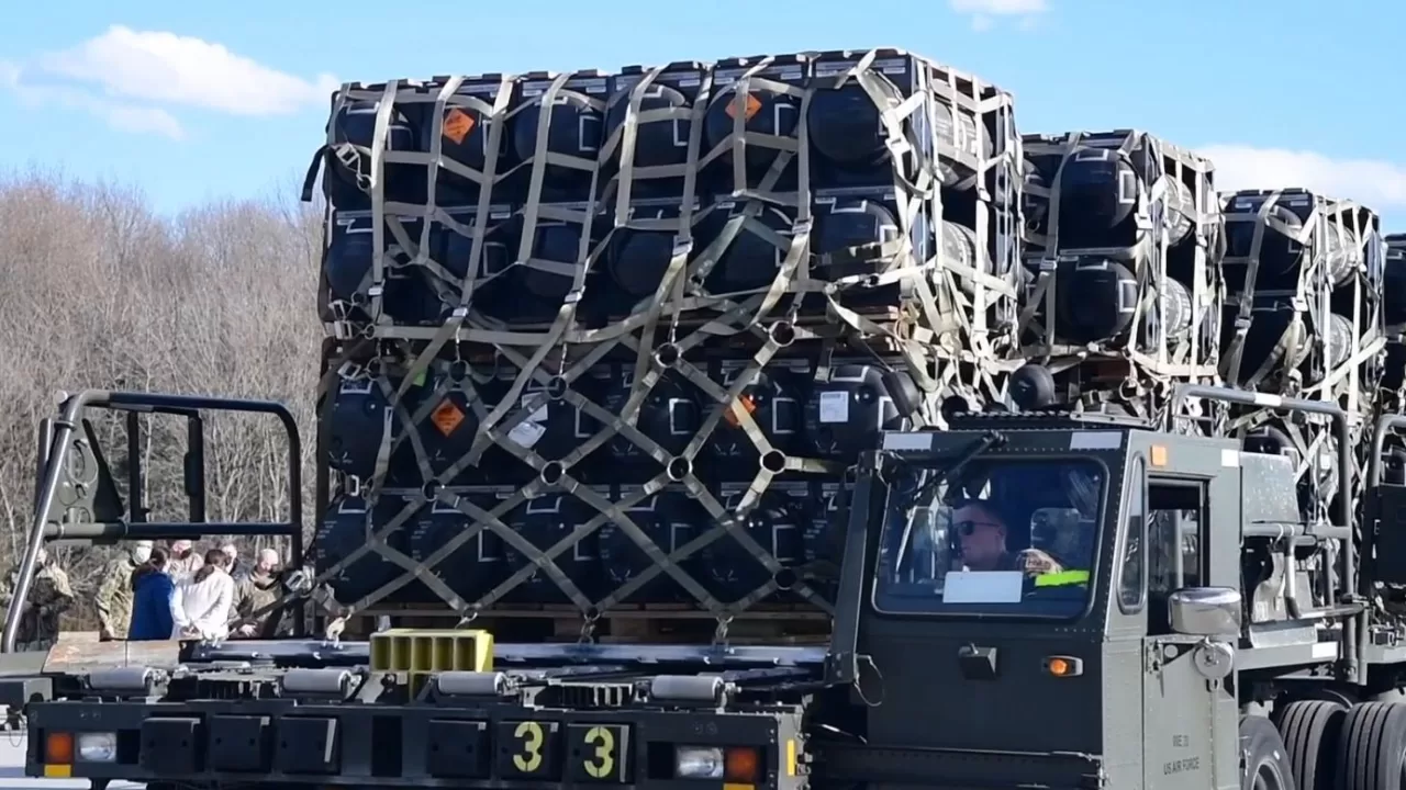 Отправка военной помощи из США в Украину / Фото: dvidshub.net