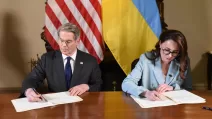Міністерка економіки України Юлія Свириденко та міністр економіки США Скотт Бессент під час підписання угоди / Фото: Мінекономіки України