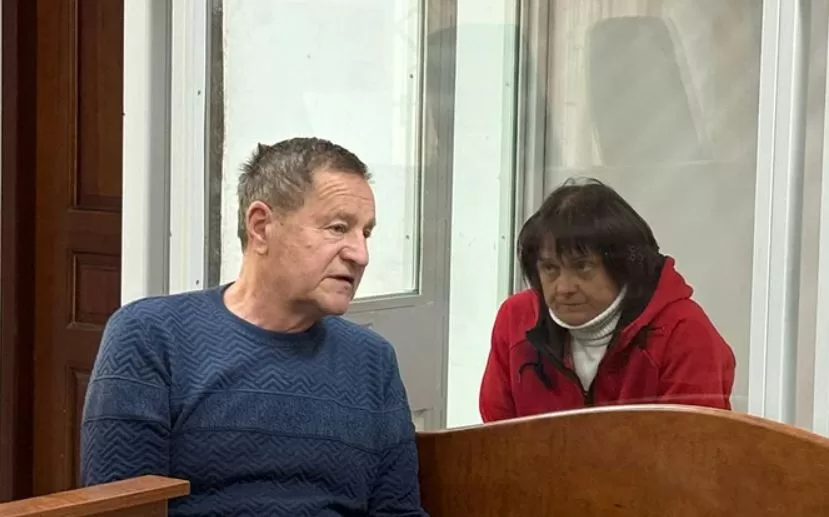 Нападниця на Сергія Стерненка разом зі своїм адвокатом / Фото: hromadske