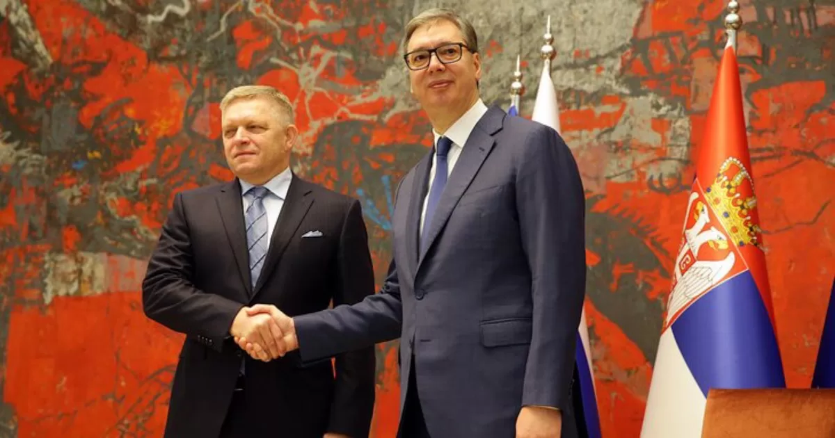 Александар Вучич (праворуч) і Роберт Фіцо / Фото ТАСС