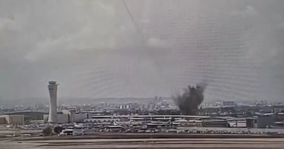 Ракетний удар по району аеропорту Бен-Гуріон в Тель-Авіві / Скріншот відео
