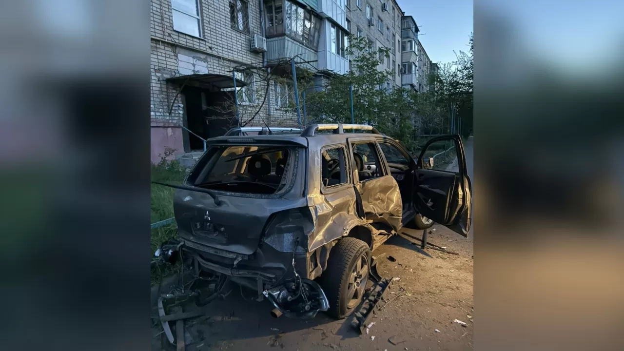 Росіяни вдарили з FPV-дронів по автомобілях на Херсонщині / Фото: Нацполіція