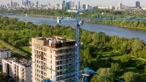 Строительство многоквартирного жилого дома в Варшаве / Фото: SHUTTERSTOCK