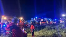 Спасатели и полиция на месте опрокидывания автобуса в Польше / Фото: RMF24