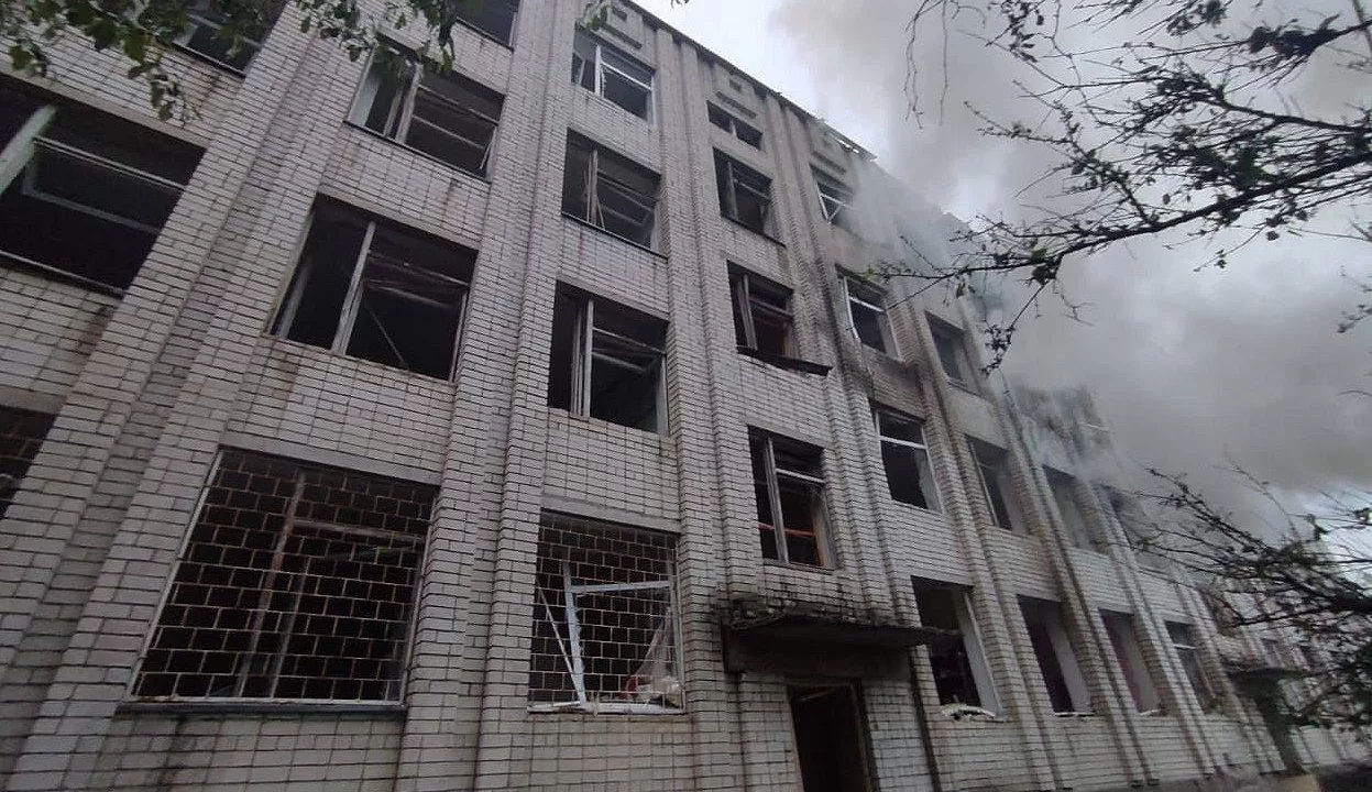 Пошкоджений російськими безпілотниками будинок на Черкащині / Фото: ДСНС