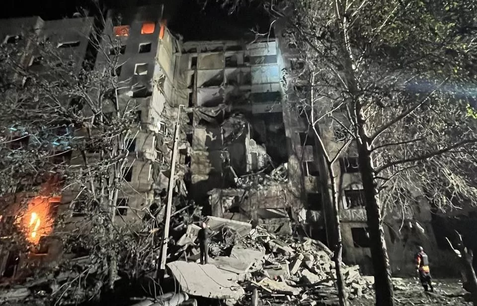 Пошкоджений авіаударом будинок у Костянтинівці / Фото: Telegram-канали