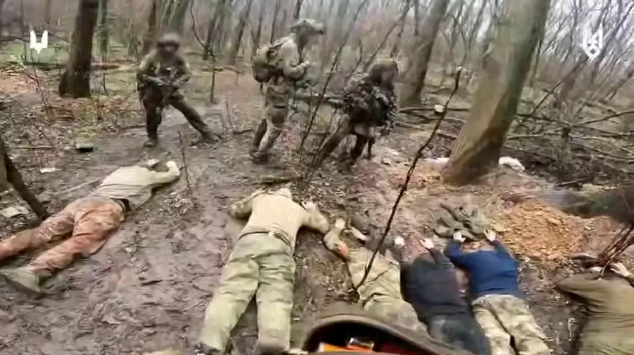 ССО захопили в полон групу росіян / Скриншот