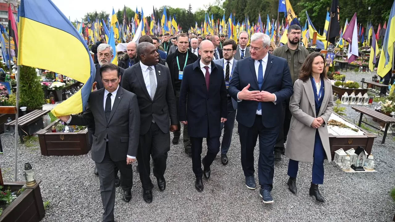 EU delegations visited the Lychakiv Cemetery in Lviv / Photo: MFA