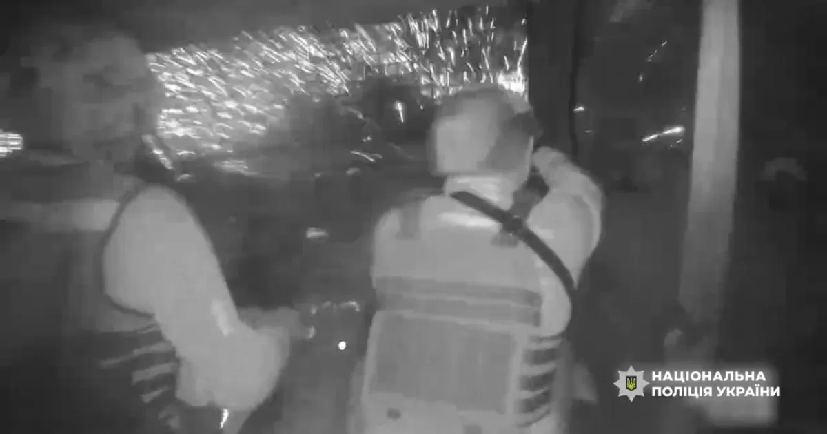 Russian military dropped an explosive device on a police car / Video screenshot