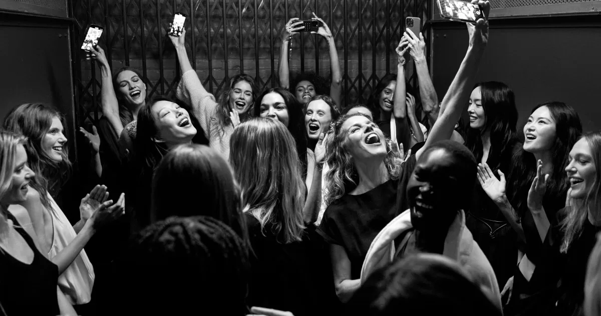 Кадр из съемок фильма «50 лет, 50 икон» / Фото Zara