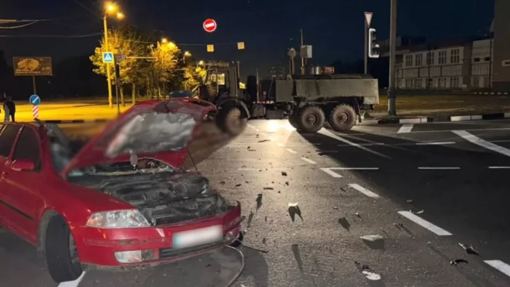 В Харькове бензовоз столкнулся со “шкодой” — три человека погибли