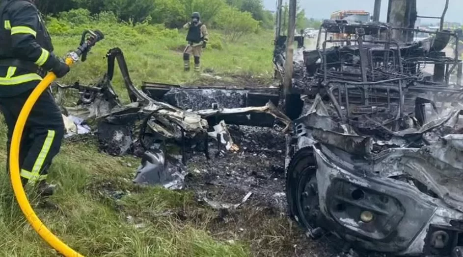 Знищене службове авто енергетиків у Сумах / Фото: Сумська ОВА