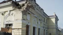 Russian army strikes Kherson railway station / Photo: Ukrzaliznytsia