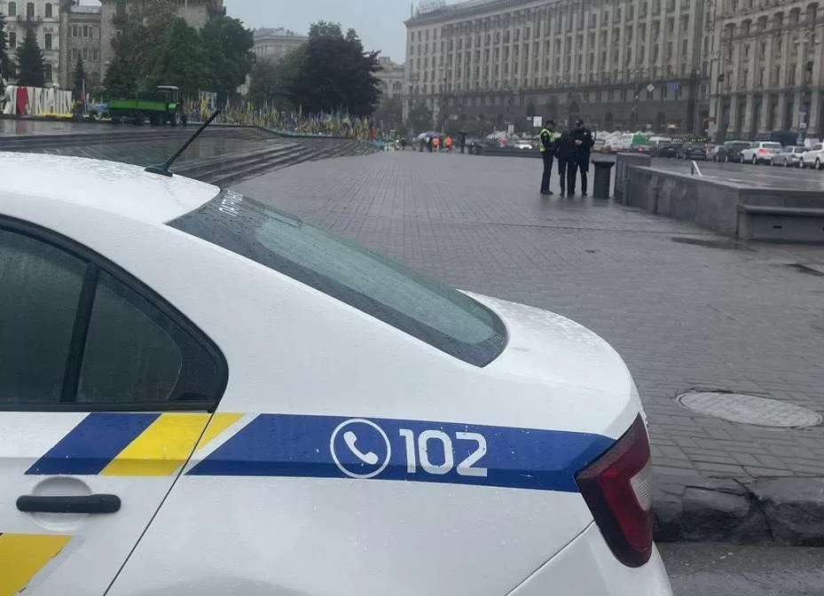 Патрульна поліція чергує біля Алеї Героїв в центрі Києва / Фото: КМВА