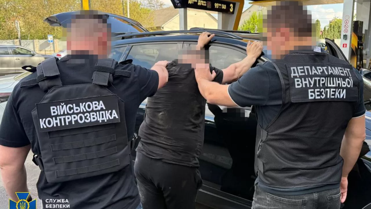 Затримання підозрюваного в організації схеми для ухилянтів / Фото: СБУ