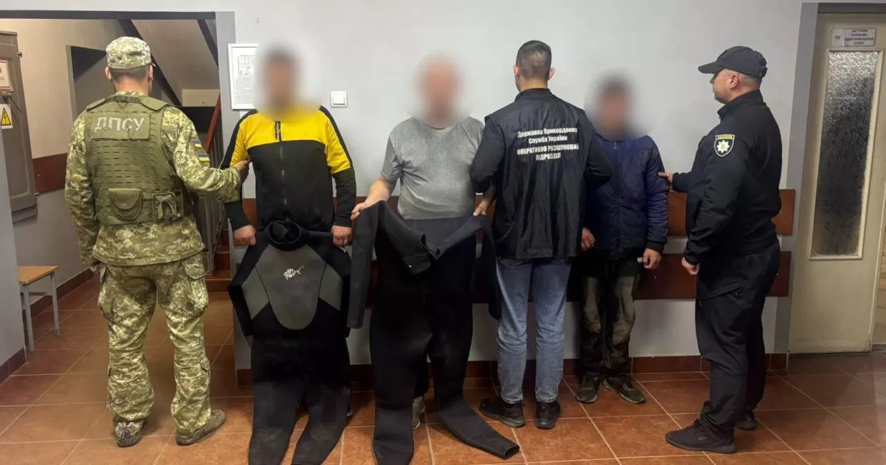 Закарпатець намагався переправити двох “водолазів” через Тису до Румунії / Фото ДПСУ