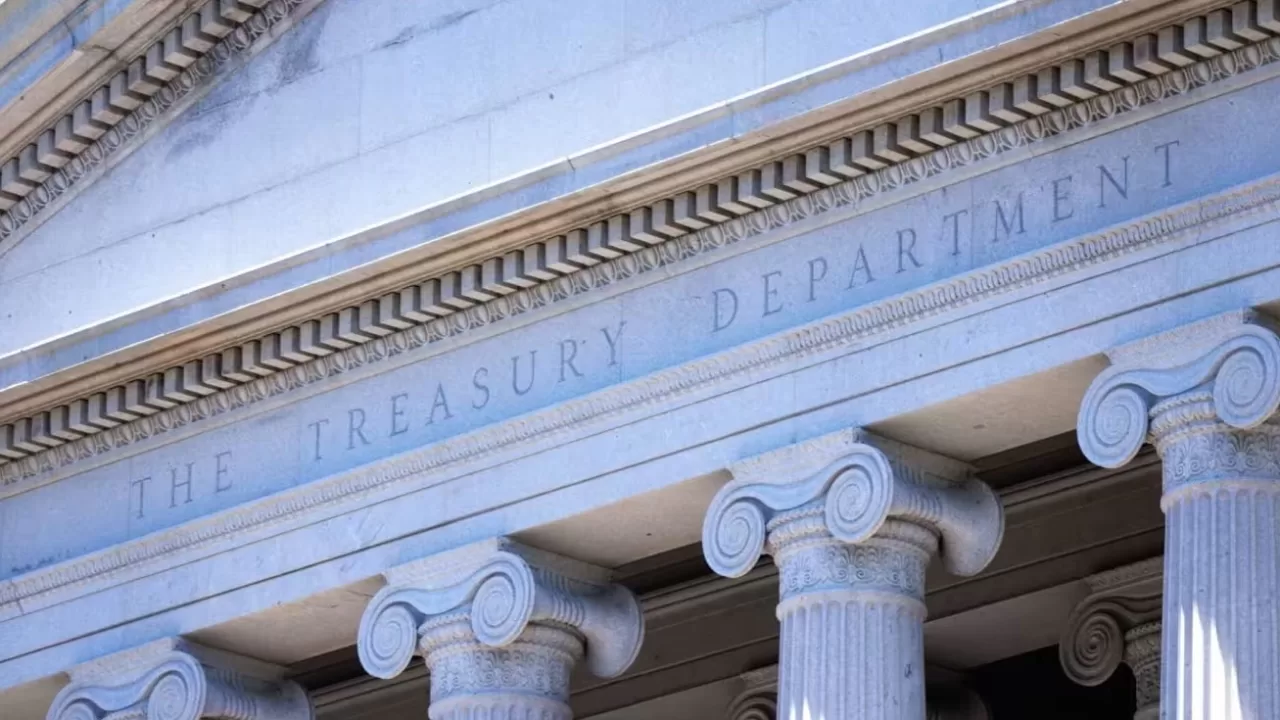 Moody's прогнозирует, что к 2035 году дефицит федерального бюджета увеличится почти до 9% ВВП по сравнению с 6,4% в 2024 году / Фото Bloomberg