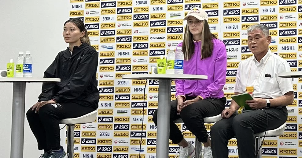 Ярослава Магучих на пресс-конференции в Токио перед соревнованиями «золотой» серии Континентального тура World Athletics. 17 мая 2025 / Фото X @goldengrandprix