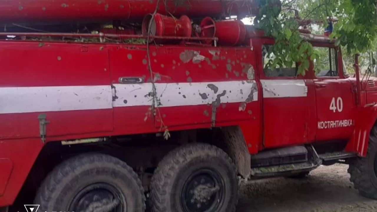 Поврежденный российским дроном автомобиль спасателей / Фото: ГСЧС