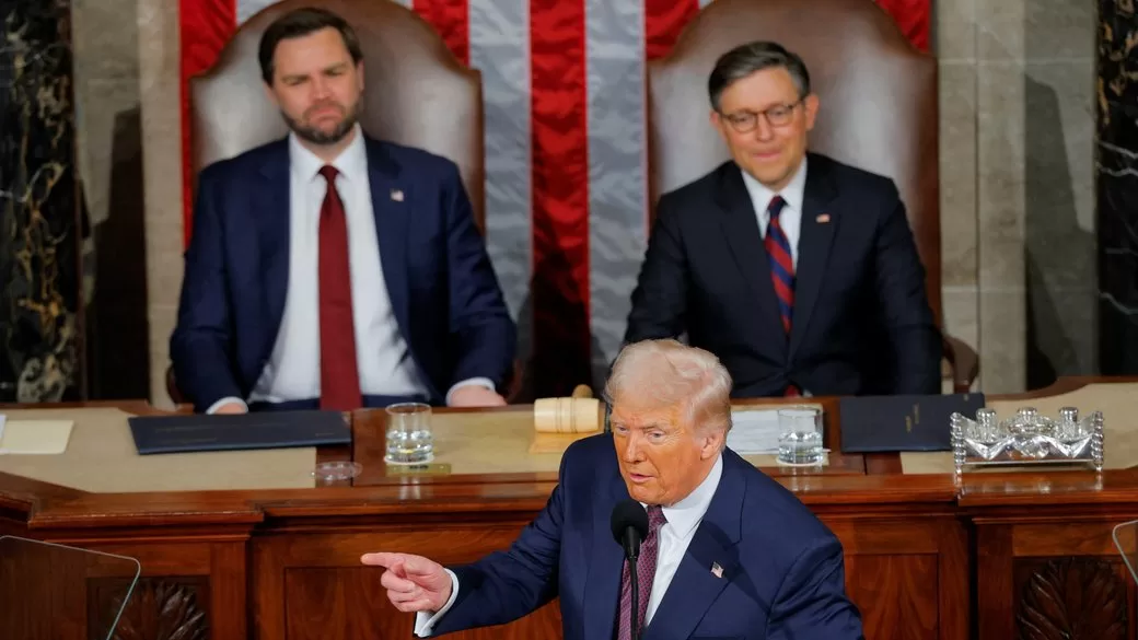 Президент США Дональд Трамп выступает с речью на совместном заседании Конгресс / Фото: REUTERS