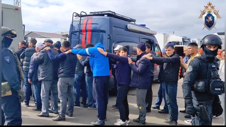 Задержание мигрантов в Красноярске, РФ / Кадр из видео