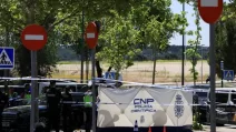 Поліцейські працюють на місці, де застрелили Андрія Портнова / Фото: REUTERS