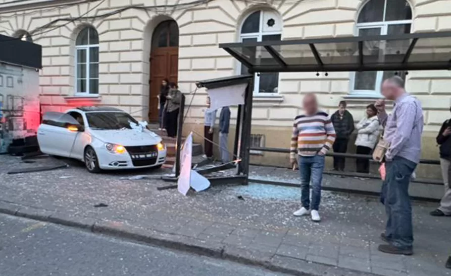 Во Львове в результате ДТП пострадал пешеход / Фото: Полиция Львовской области