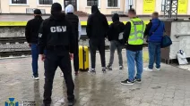 В Харькове задержали организатора схемы для уклонистов и четырех клиентов / Фото: СБУ