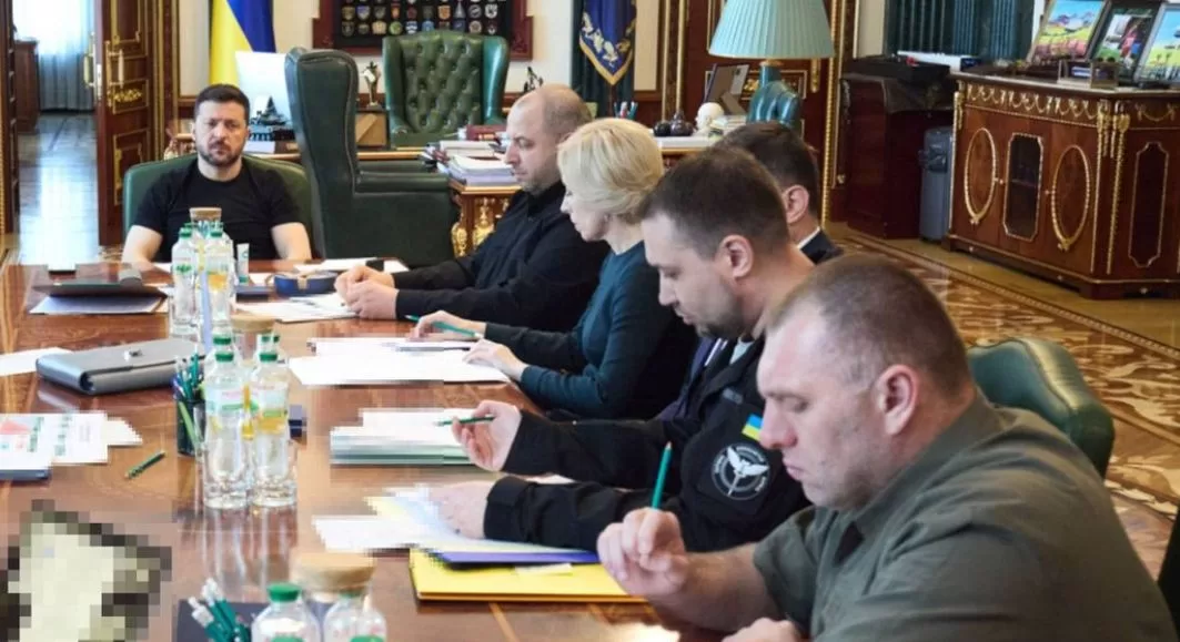 Президент Володимир Зеленський провів нараду з підготовки обміну з РФ у форматі “1000 на 1000” / Фото: Офіс президента