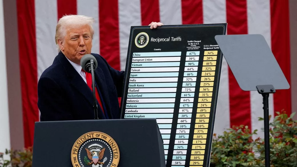 Президент США Дональд Трамп виступає з промовою про тарифи / Фото: REUTERS