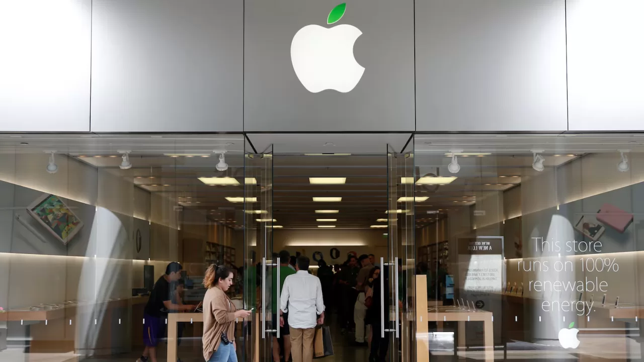 Магазин компанії Apple в Лос-Анджелесі, Каліфорнія, США, 22 квітня 2016 року / Фото Reuters