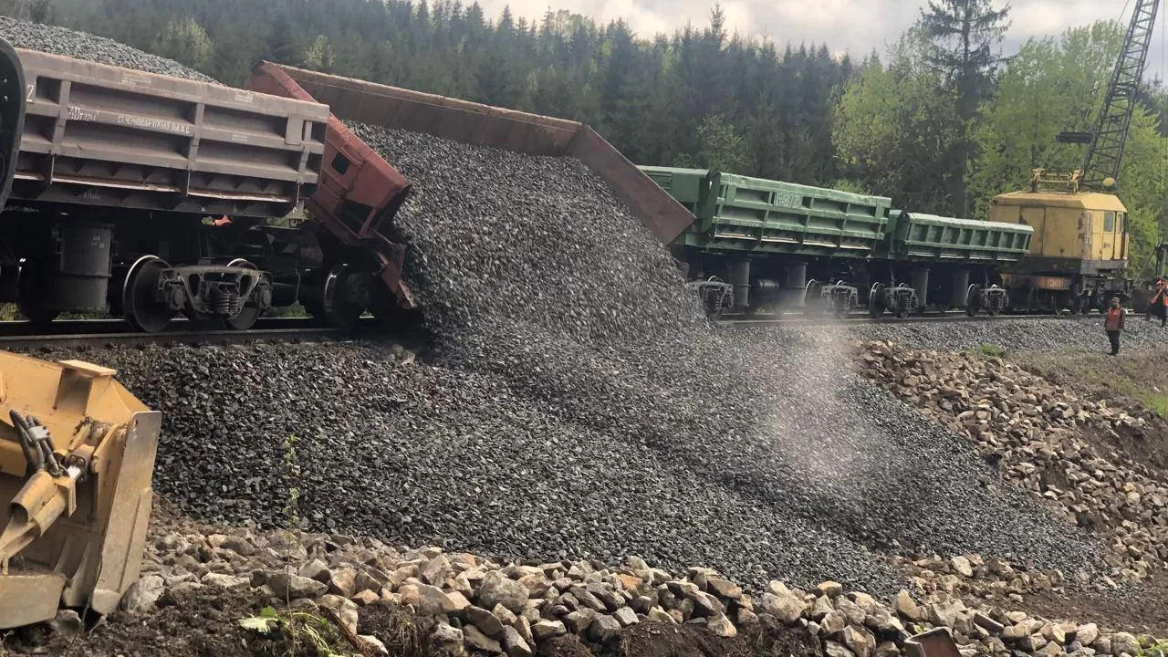 Ремонт залізниці на ділянці Ясіня – Вороненко / Фото: Укрзалізниця