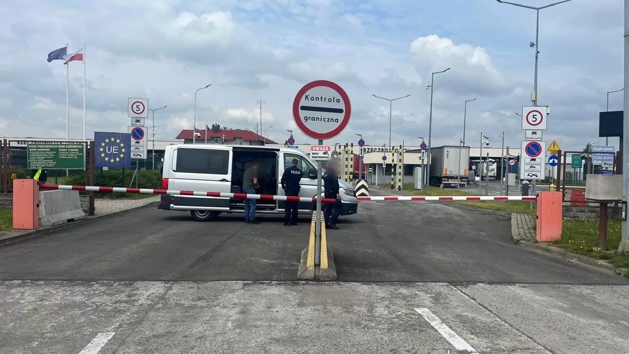 З України до Західної Азії екстрадували учасника наркокартелю / Фото: Нацполіція