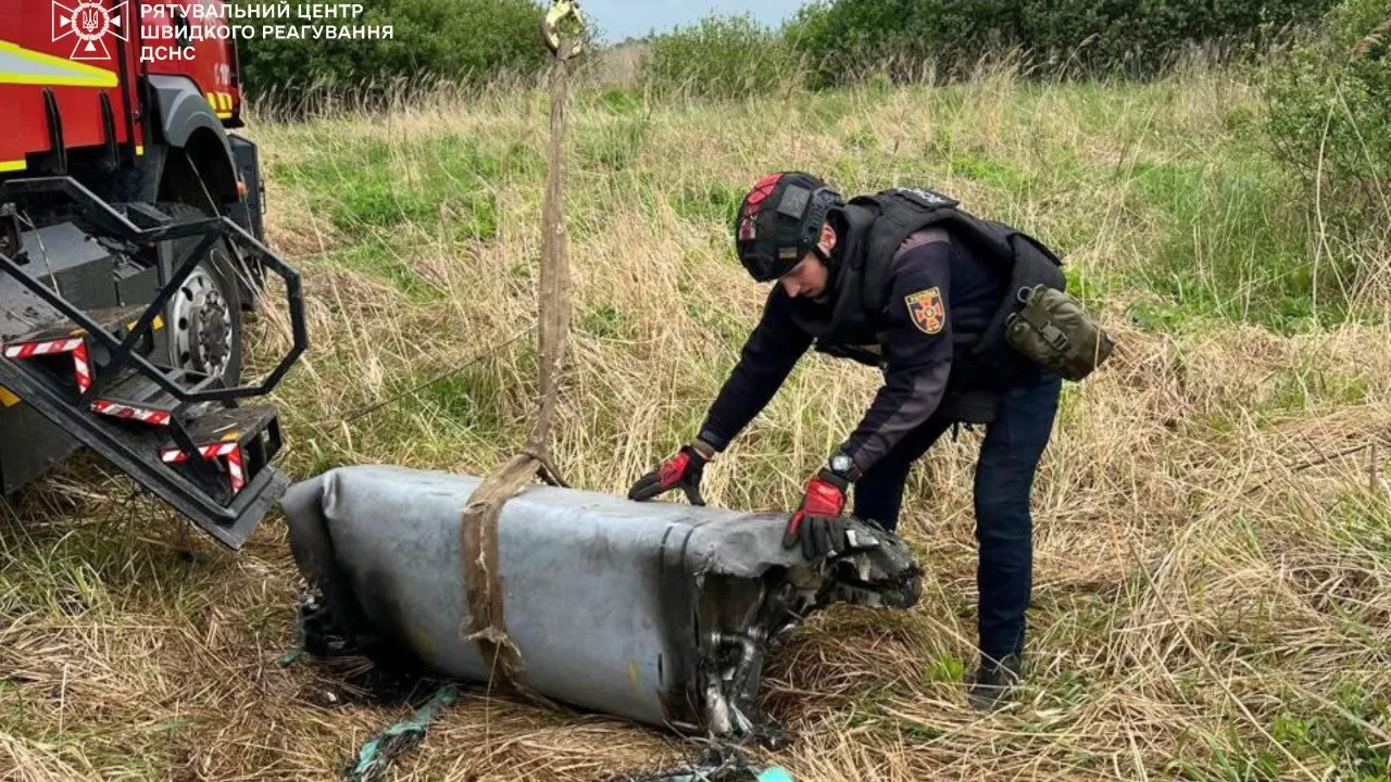 На Киевщине обезвредили боевую часть ракеты Х-101 / Фото: Мобильный спасательный центр быстрого реагирования ГСЧС Украины