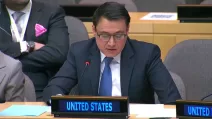 Политический советник миссии США в ООН Антон Йонгенил во время заседания Совбеза ООН / Фото с Х @AntonJongeneel