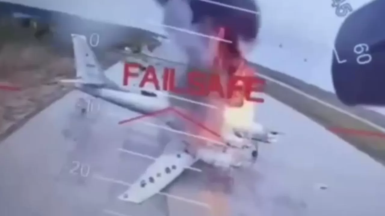 Strike on the Olenya airbase / Video screenshot