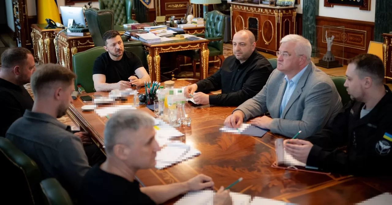 Zelenskyy listens to reports from Ukraine's Defence Minister, Foreign Minister, General Staff, Intelligence and Security Service / Photo @V_Zelenskiy_official