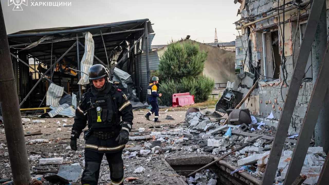 Rescuers at the site of the shelling of Kharkiv / Photo: SES